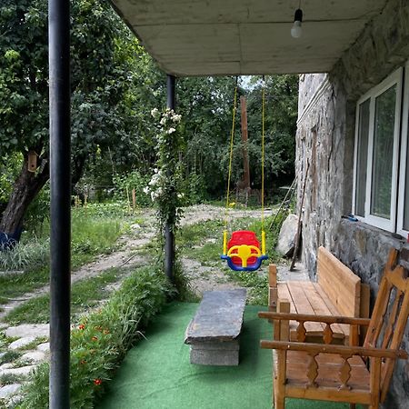 Mamuka Chartolani Guesthouse ميستيا المظهر الخارجي الصورة
